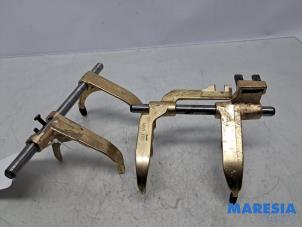 Gebruikte Gaffel Renault Trafic (1FL/2FL/3FL/4FL) 1.6 dCi 125 Twin Turbo Prijs € 96,79 Inclusief btw aangeboden door Maresia Parts