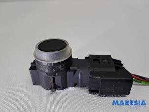 Gebruikte Dode hoek sensor Opel Grandland (X) 1.2 Turbo 12V Prijs € 24,99 Margeregeling aangeboden door Maresia Parts