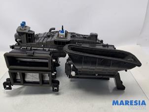 Gebruikte Chaufagebak Opel Karl 1.0 12V Prijs € 199,99 Margeregeling aangeboden door Maresia Parts