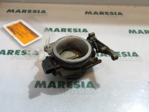 Gebruikte Gasklephuis Renault Scénic I (JA) 1.6 16V Prijs € 50,00 Margeregeling aangeboden door Maresia Parts