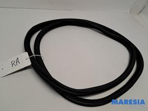 Gebruikte Deurrubber 4Deurs rechts-achter Opel Grandland (X) 1.2 Turbo 12V Prijs € 34,99 Margeregeling aangeboden door Maresia Parts