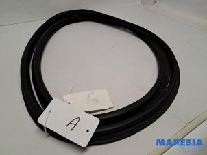 Gebruikte Achterkleprubber Opel Grandland (X) 1.2 Turbo 12V Prijs € 34,99 Margeregeling aangeboden door Maresia Parts