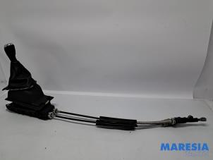 Gebruikte Versnellingspook Renault Clio IV Estate/Grandtour (7R) 0.9 Energy TCE 90 12V Prijs € 45,00 Margeregeling aangeboden door Maresia Parts