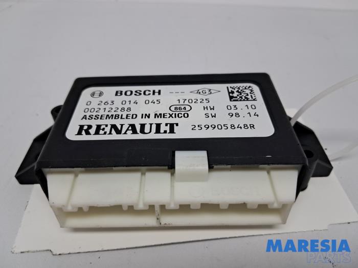Gebruikte PDC Module Renault Clio IV Estate/Grandtour (7R) 0.9 Energy TCE 90 12V Prijs € 29,99 Margeregeling aangeboden door Maresia Parts