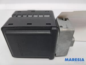 Gebruikte Elektronisch kontaktslot Renault Clio IV Estate/Grandtour (7R) 0.9 Energy TCE 90 12V Prijs € 175,00 Margeregeling aangeboden door Maresia Parts