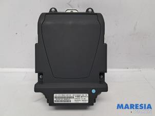 Gebruikte Head-up display Peugeot 5008 I (0A/0E) 1.6 THP 16V Prijs € 124,95 Margeregeling aangeboden door Maresia Parts