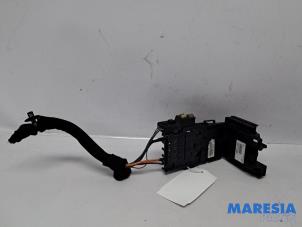 Gebruikte Zekeringkast Peugeot 5008 I (0A/0E) 1.6 THP 16V Prijs € 150,00 Margeregeling aangeboden door Maresia Parts