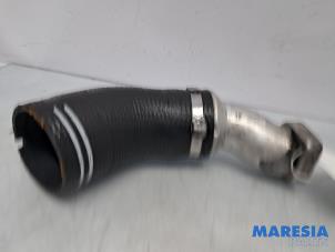 Gebruikte Intercooler Slang Alfa Romeo Giulia (952) 2.9 Bi-Turbo V6 24V Quadrifoglio Verde Prijs € 79,99 Margeregeling aangeboden door Maresia Parts