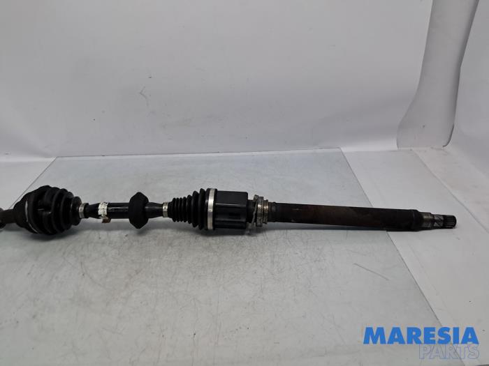 Gebruikte Aandrijfas rechts-voor Alfa Romeo Brera (939) 2.2 JTS 16V Prijs € 119,99 Margeregeling aangeboden door Maresia Parts