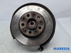 Gebruikte Fusee links-achter Alfa Romeo Brera (939) 2.2 JTS 16V Prijs € 89,00 Margeregeling aangeboden door Maresia Parts