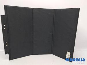 Gebruikte Kofferbak Mat Peugeot 5008 I (0A/0E) 1.6 THP 16V Prijs € 75,00 Margeregeling aangeboden door Maresia Parts