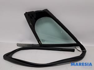 Gebruikte Ruit Driehoek links-voor Peugeot 308 (4A/C) 1.6 16V THP 155 Prijs € 45,00 Margeregeling aangeboden door Maresia Parts