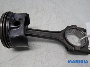 Gebruikte Drijfstang Opel Astra H (L48) 1.6 16V Prijs € 49,95 Margeregeling aangeboden door Maresia Parts