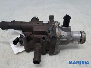 Gebruikte Thermostaathuis Opel Astra H (L48) 1.6 16V Prijs € 50,00 Margeregeling aangeboden door Maresia Parts