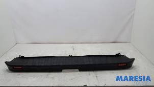 Gebruikte Achterbumper Renault Trafic (1FL/2FL/3FL/4FL) 1.6 dCi 125 Twin Turbo Prijs € 78,65 Inclusief btw aangeboden door Maresia Parts