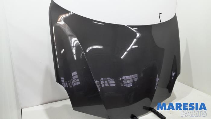 Motorkap van een Alfa Romeo Giulietta (940) 1.4 TB 16V 2011