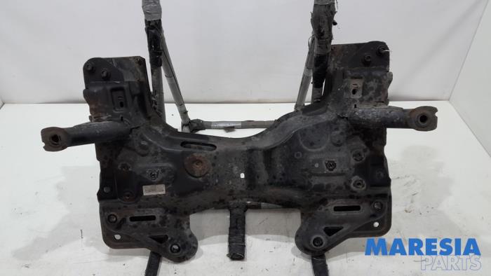 Subframe van een Alfa Romeo Giulietta (940) 1.4 TB 16V 2011