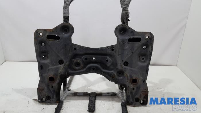 Subframe van een Alfa Romeo Giulietta (940) 1.4 TB 16V 2011