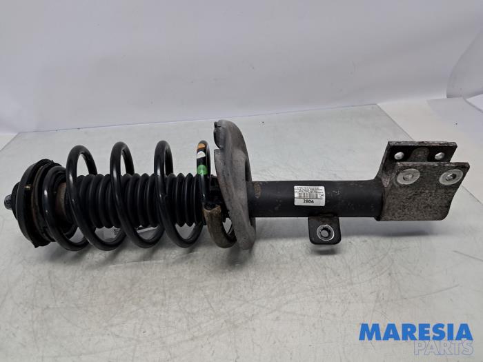 Schokdemperpoot rechts-voor van een Peugeot 308 (4A/C) 1.6 16V THP 155 2010