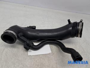 Gebruikte Aanzuigslang Lucht Peugeot 5008 I (0A/0E) 1.6 THP 16V Prijs € 100,00 Margeregeling aangeboden door Maresia Parts