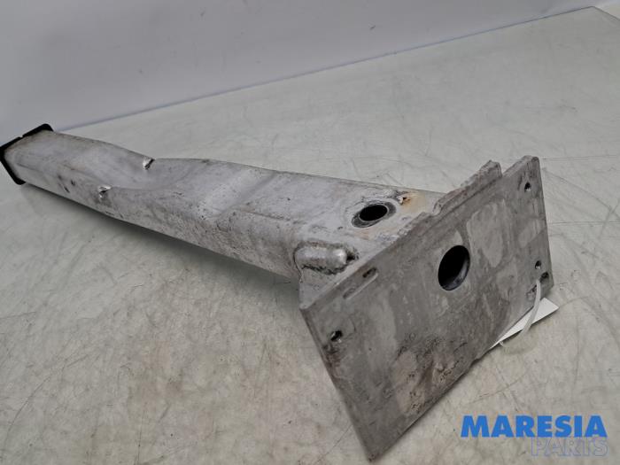 Gebruikte Frontdeel steun Peugeot 5008 I (0A/0E) 1.6 THP 16V Prijs € 25,00 Margeregeling aangeboden door Maresia Parts