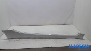 Gebruikte Sideskirt rechts Citroen C-Zero C-Zero Prijs € 79,99 Margeregeling aangeboden door Maresia Parts