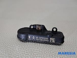 Gebruikte Sensor Bandenspanning Peugeot 5008 I (0A/0E) 1.6 THP 16V Prijs € 25,00 Margeregeling aangeboden door Maresia Parts