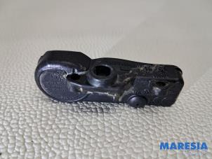 Gebruikte Sensor Bandenspanning Peugeot 5008 I (0A/0E) 1.6 THP 16V Prijs € 22,50 Margeregeling aangeboden door Maresia Parts