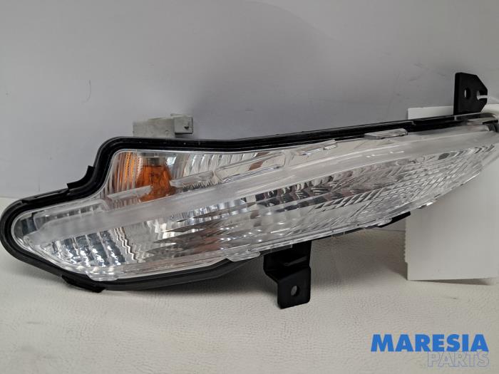 Gebruikte Pinker links Peugeot 308 (L3/L8/LB/LH/LP) 1.6 16V THP Prijs € 24,95 Margeregeling aangeboden door Maresia Parts