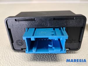 Gebruikte Computer Verlichting Peugeot 308 (L3/L8/LB/LH/LP) 1.6 16V THP Prijs € 50,00 Margeregeling aangeboden door Maresia Parts