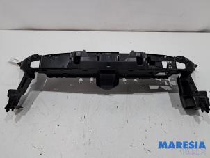 Gebruikte Frontdeel steun Peugeot 3008 I (0U/HU) 1.6 16V THP 150 Prijs € 40,00 Margeregeling aangeboden door Maresia Parts