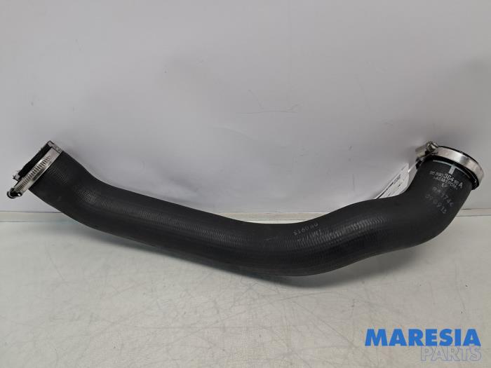 Gebruikte Intercooler Slang Peugeot 308 (L3/L8/LB/LH/LP) 1.6 16V THP Prijs € 34,95 Margeregeling aangeboden door Maresia Parts