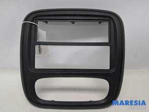 Gebruikte Radio omlijsting Renault Trafic (1FL/2FL/3FL/4FL) 1.6 dCi 125 Twin Turbo Prijs € 60,50 Inclusief btw aangeboden door Maresia Parts