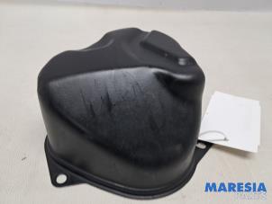 Gebruikte Versnellingsbakdeksel Renault Clio IV (5R) 0.9 Energy TCE 90 12V Prijs € 25,00 Margeregeling aangeboden door Maresia Parts