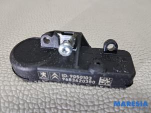 Gebruikte Bandenspanningsensor Peugeot 3008 I (0U/HU) 1.6 16V THP 150 Prijs € 20,00 Margeregeling aangeboden door Maresia Parts