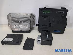 Gebruikte Computer Motormanagement Renault Scénic III (JZ) 1.6 16V Prijs € 262,50 Margeregeling aangeboden door Maresia Parts