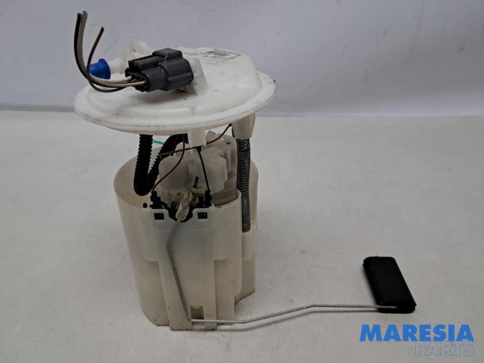 Gebruikte Tank element Pomp Renault Scénic III (JZ) 1.6 16V Prijs € 25,00 Margeregeling aangeboden door Maresia Parts
