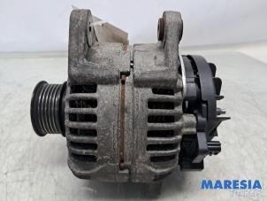 Gebruikte Alternator Renault Scénic III (JZ) 1.6 16V Prijs € 65,00 Margeregeling aangeboden door Maresia Parts