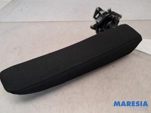 Gebruikte Armleuning Citroen C4 Grand Picasso (3A) 1.2 12V PureTech 130 Prijs € 75,00 Margeregeling aangeboden door Maresia Parts