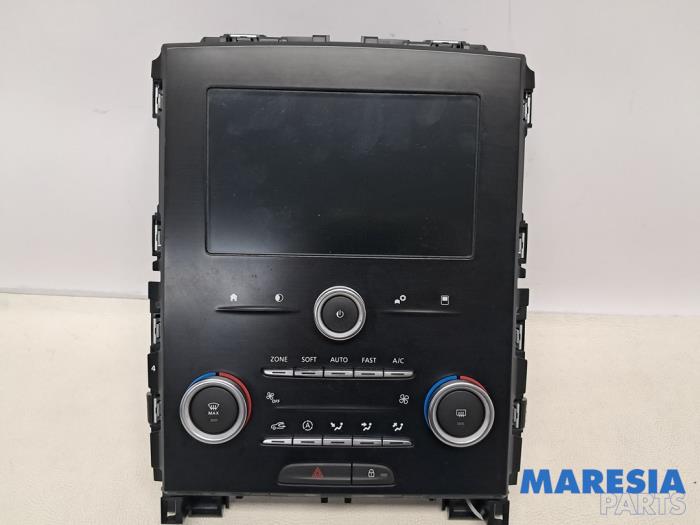 Gebruikte Display Interieur Renault Megane IV (RFBB) 1.2 Energy TCE 130 Prijs € 260,00 Margeregeling aangeboden door Maresia Parts