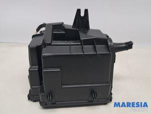 Gebruikte Zekeringkast Renault Trafic (1FL/2FL/3FL/4FL) 1.6 dCi 145 Twin Turbo Prijs € 90,75 Inclusief btw aangeboden door Maresia Parts