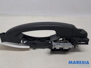 Gebruikte Deurgreep 2Deurs links Renault Trafic (1FL/2FL/3FL/4FL) 1.6 dCi 145 Twin Turbo Prijs € 90,75 Inclusief btw aangeboden door Maresia Parts