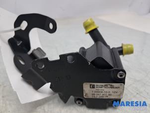 Gebruikte Extra waterpomp Peugeot 3008 I (0U/HU) 1.6 16V THP 150 Prijs € 60,00 Margeregeling aangeboden door Maresia Parts