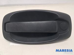 Gebruikte Deurgreep 2Deurs rechts Opel Combo 1.3 CDTI 16V Prijs € 24,08 Inclusief btw aangeboden door Maresia Parts