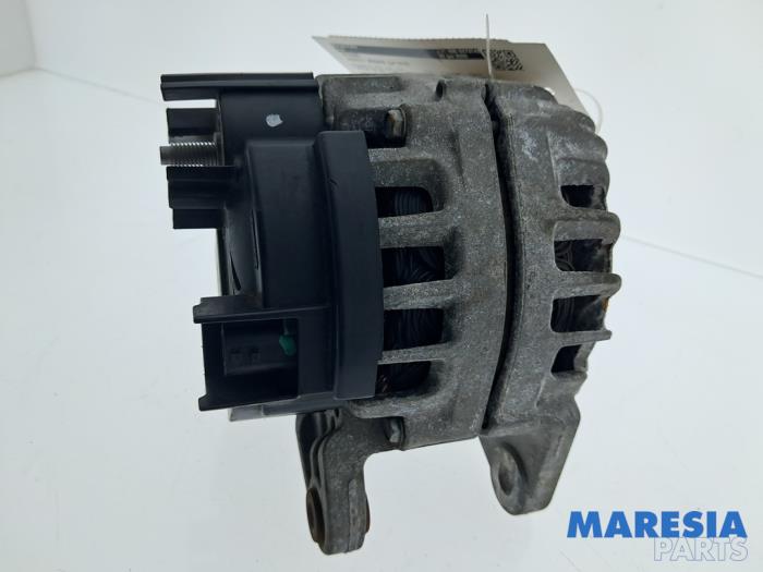 Gebruikte Dynamo Renault Megane IV (RFBB) 1.2 Energy TCE 130 Prijs € 59,99 Margeregeling aangeboden door Maresia Parts