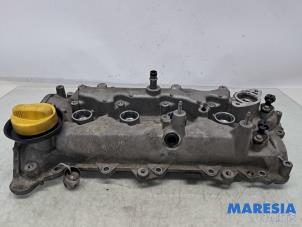 Gebruikte Kleppendeksel Renault Megane III Grandtour (KZ) 1.2 16V TCE 115 Prijs € 55,00 Margeregeling aangeboden door Maresia Parts