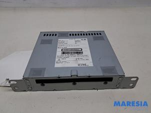 Gebruikte CD Wisselaar Peugeot 308 (L3/L8/LB/LH/LP) 1.6 16V THP Prijs € 69,00 Margeregeling aangeboden door Maresia Parts