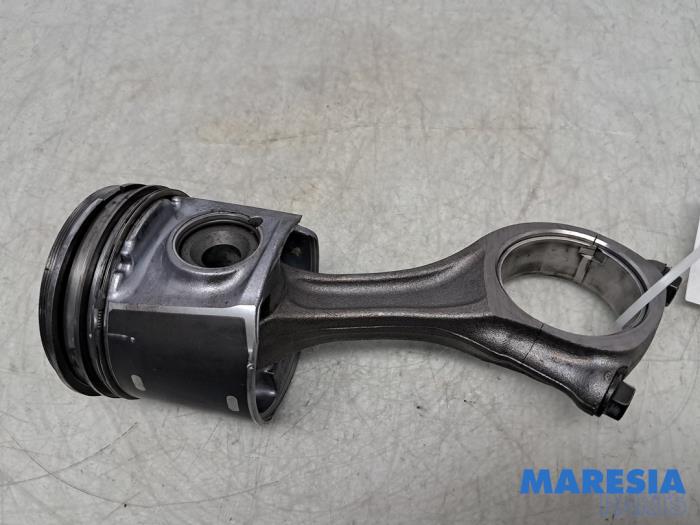 Gebruikte Drijfstang Fiat Ducato (250) 2.3 D 120 Multijet Prijs € 119,79 Inclusief btw aangeboden door Maresia Parts