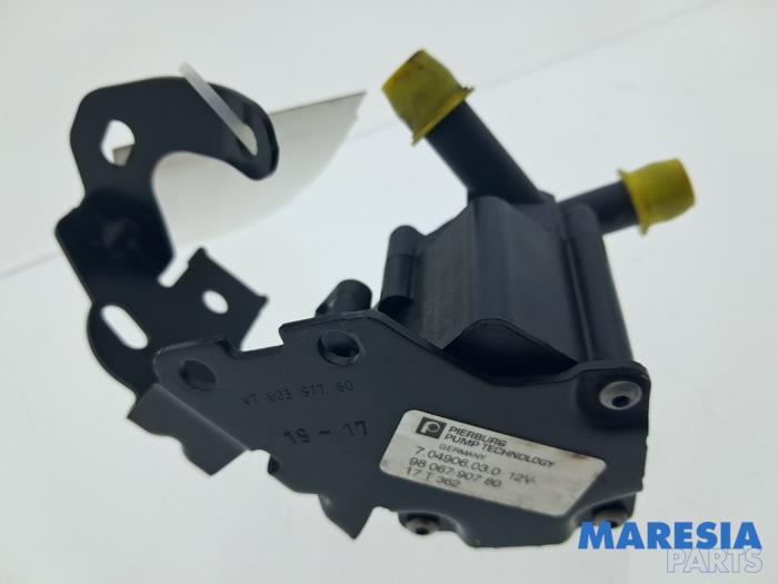 Gebruikte Waterpomp Citroen C4 Picasso (UD/UE/UF) 1.6 16V THP 155 Prijs € 74,99 Margeregeling aangeboden door Maresia Parts
