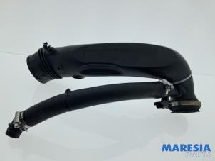 Gebruikte Aanzuigslang Lucht Peugeot 308 (L3/L8/LB/LH/LP) 1.6 16V THP Prijs € 100,00 Margeregeling aangeboden door Maresia Parts